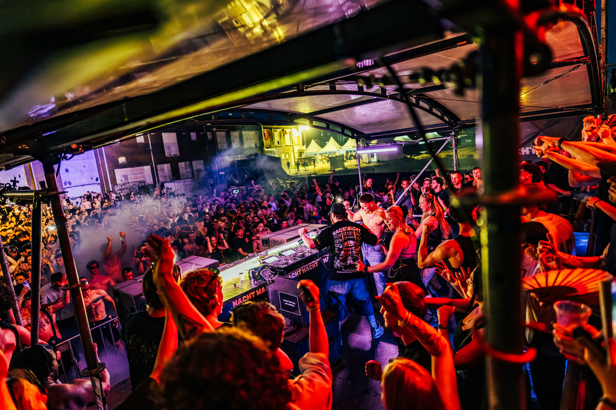 Loading... just a sec